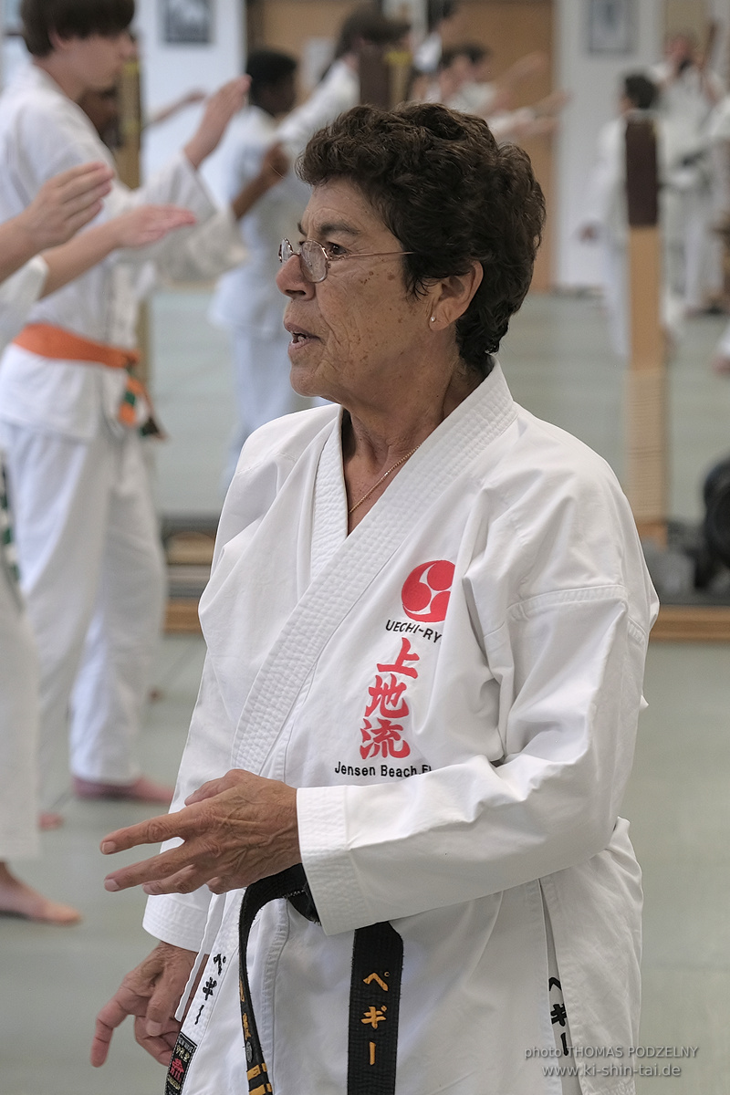  Uechiryu Karate Lehrgang mit Peggy Hess 8.Dan aus Florida/USA am 5.7.2024 