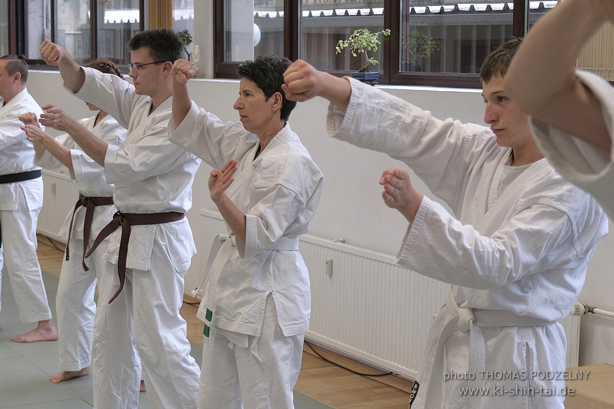  Uechiryu Karate Lehrgang mit Peggy Hess 8.Dan aus Florida/USA am 5.7.2024 