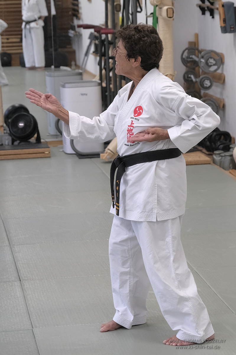  Uechiryu Karate Lehrgang mit Peggy Hess 8.Dan aus Florida/USA am 5.7.2024 