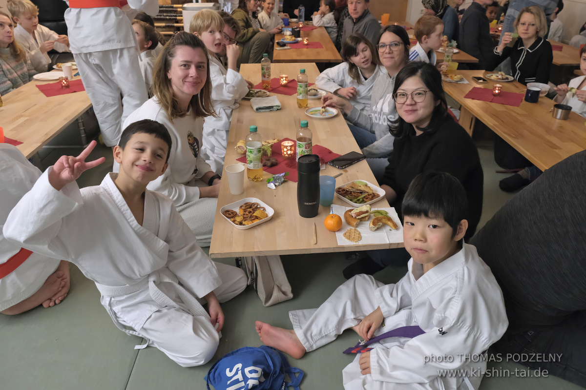 Weihnachtsfeier und Vorführungen der Budo-, Aikido- und Karate-Kids am 13.12.2024