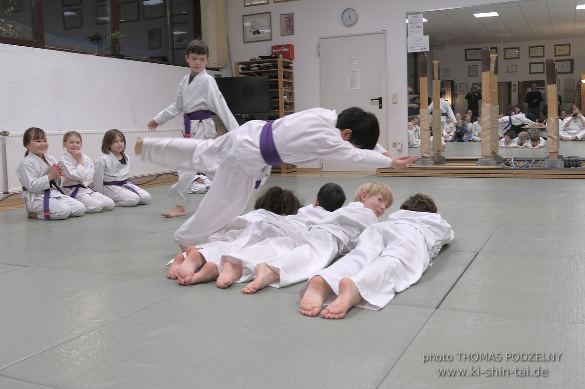 Weihnachtsfeier und Vorführungen der Budo-, Aikido- und Karate-Kids am 13.12.2024