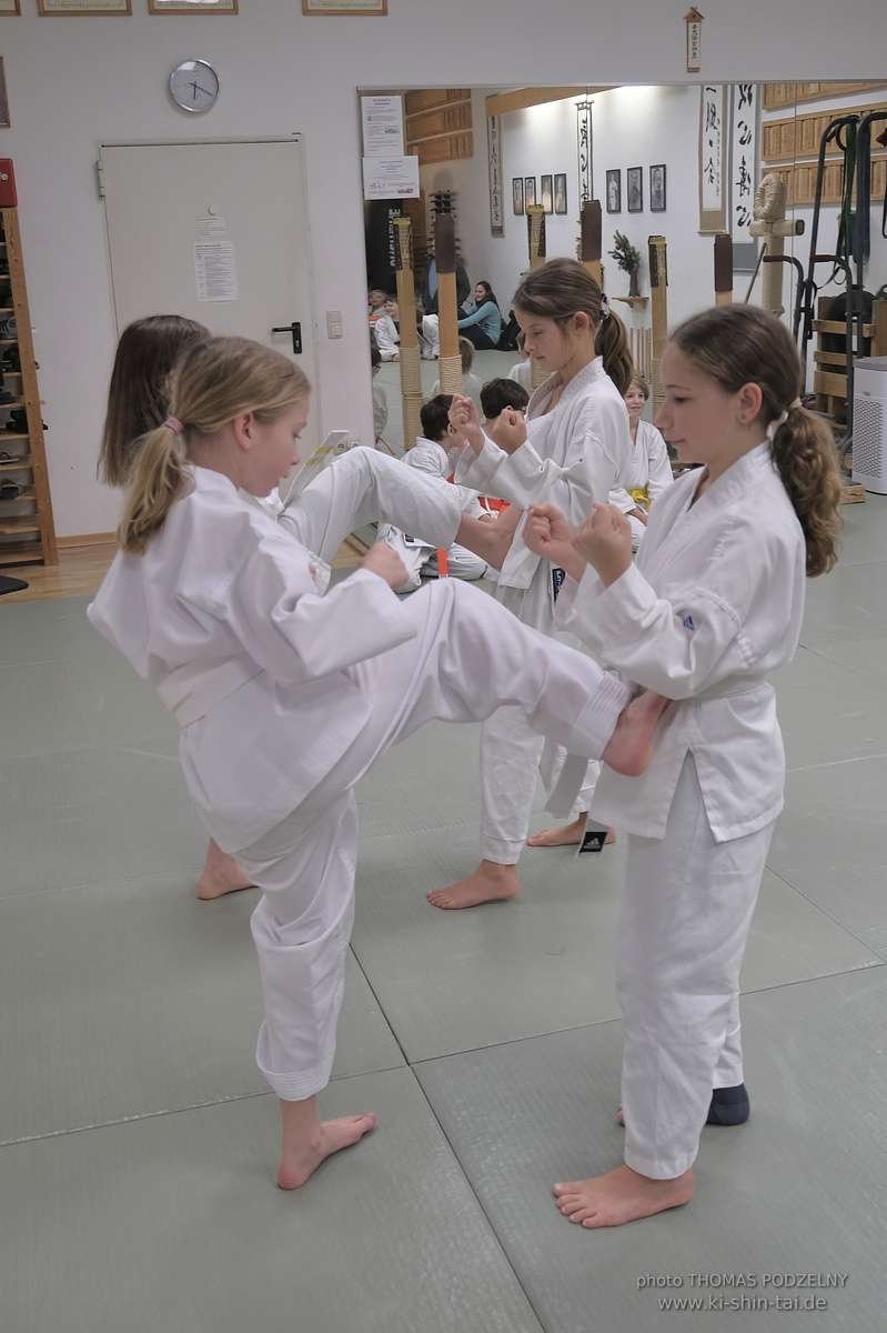 Weihnachtsfeier und Vorführungen der Budo-, Aikido- und Karate-Kids am 13.12.2024